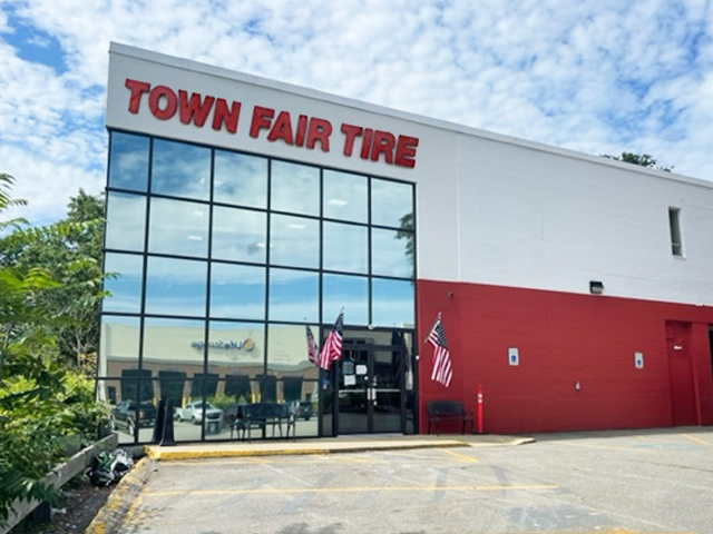 Town Fair Tire | 139 Bear Hill Rd, Waltham, MA 02451, USA | Phone: (781) 247-5627