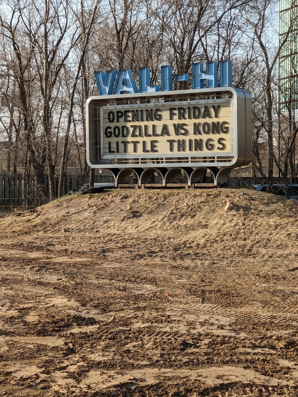 Vali-Hi Drive-In | 11260 Hudson Blvd, Lake Elmo, MN 55042, USA | Phone: (651) 436-7464