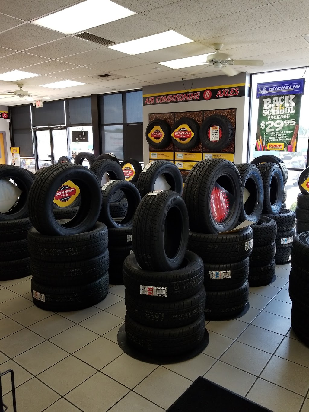 Dobbs Tire & Auto Centers Fenton | 405 Old Smizer Mill Rd, Fenton, MO 63026, USA | Phone: (636) 349-9999