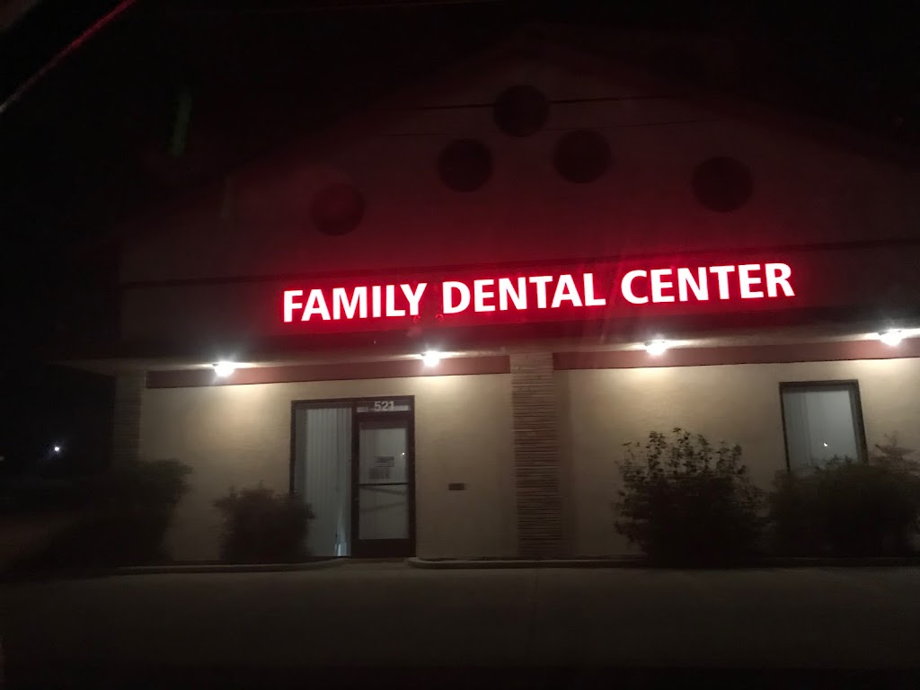 Family Dental Center of Manteca | 521 E Center St, Manteca, CA 95336, USA | Phone: (209) 420-1205