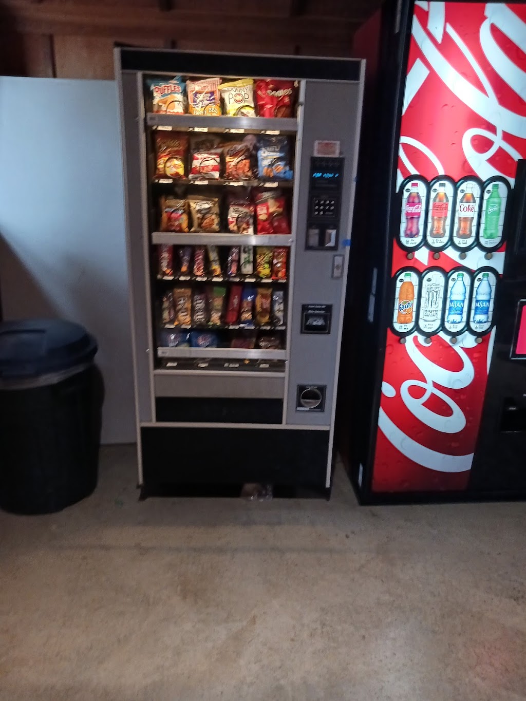 Candy Machines Man | 214 S Alder Ave, Granite Falls, WA 98252, USA | Phone: (360) 375-3437