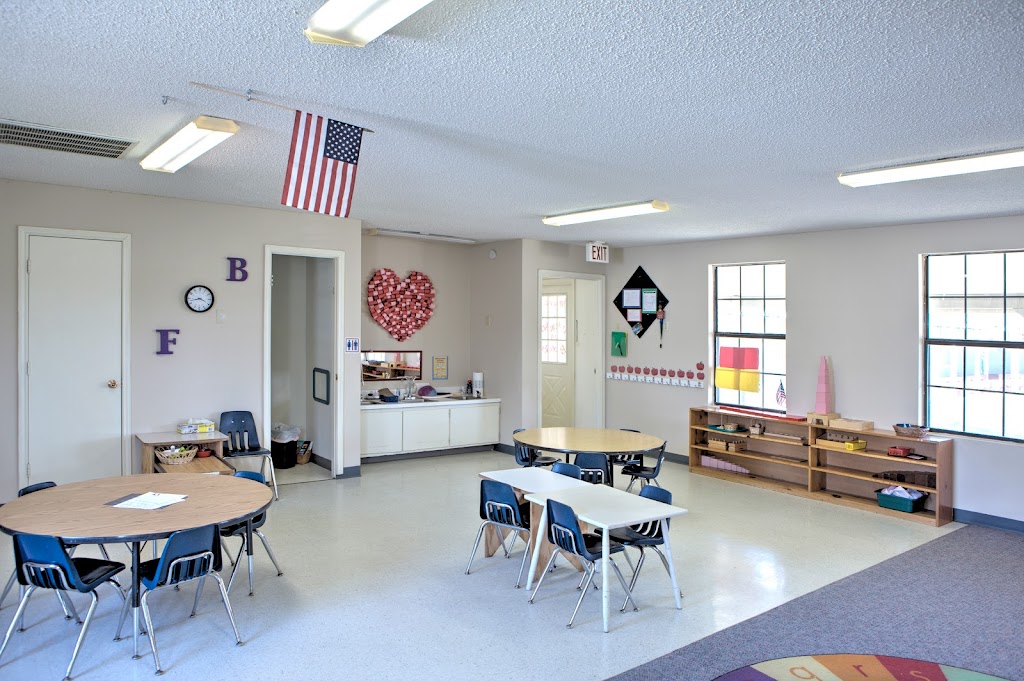 Montessori Country Day School | 7400 Hawk Road, Flower Mound, TX 75022 | Phone: (682) 727-0550