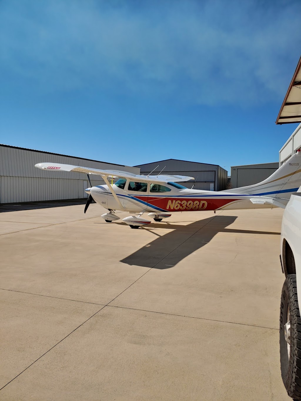 Spicewood Airport | 111 Piper Ln, Spicewood, TX 78669, USA | Phone: (830) 201-3111