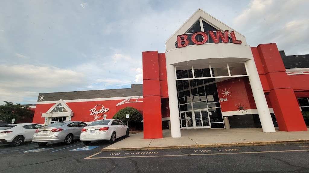 Bowlero Winston-Salem | 811 Jonestown Rd, Winston-Salem, NC 27103, USA | Phone: (336) 765-8009