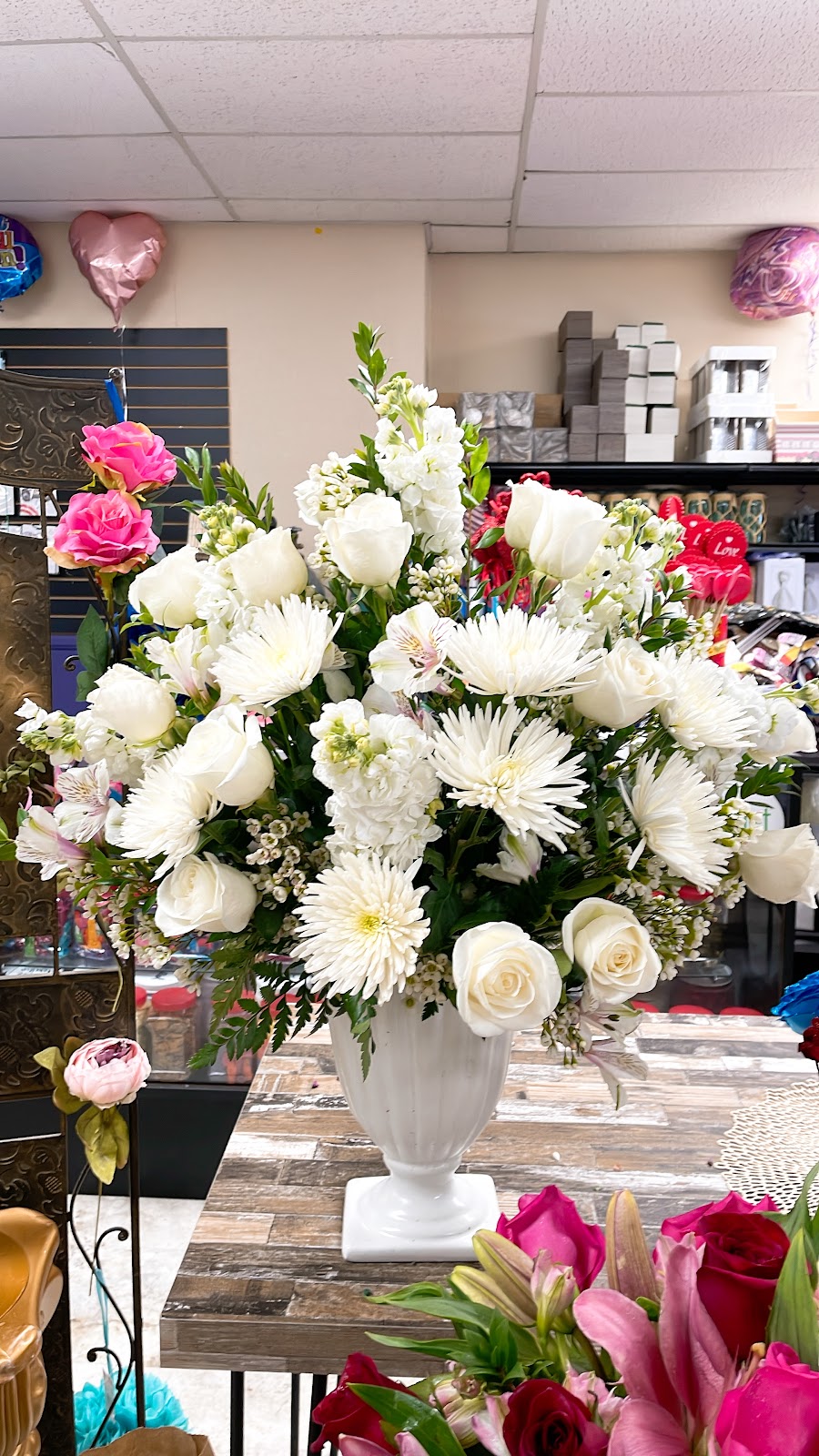 Shop Flowers Today | 31733 Riverside Dr Suite B, Lake Elsinore, CA 92530, United States | Phone: (951) 471-1810