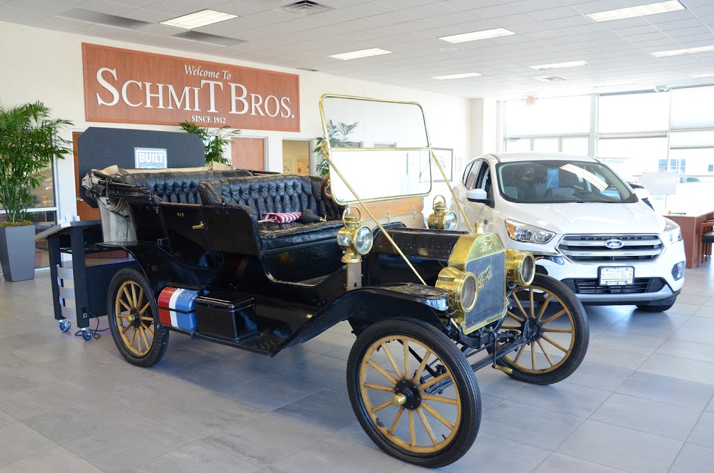 Schmit Bros Automotive | 925 E Green Bay Ave, Saukville, WI 53080, USA | Phone: (262) 284-8844