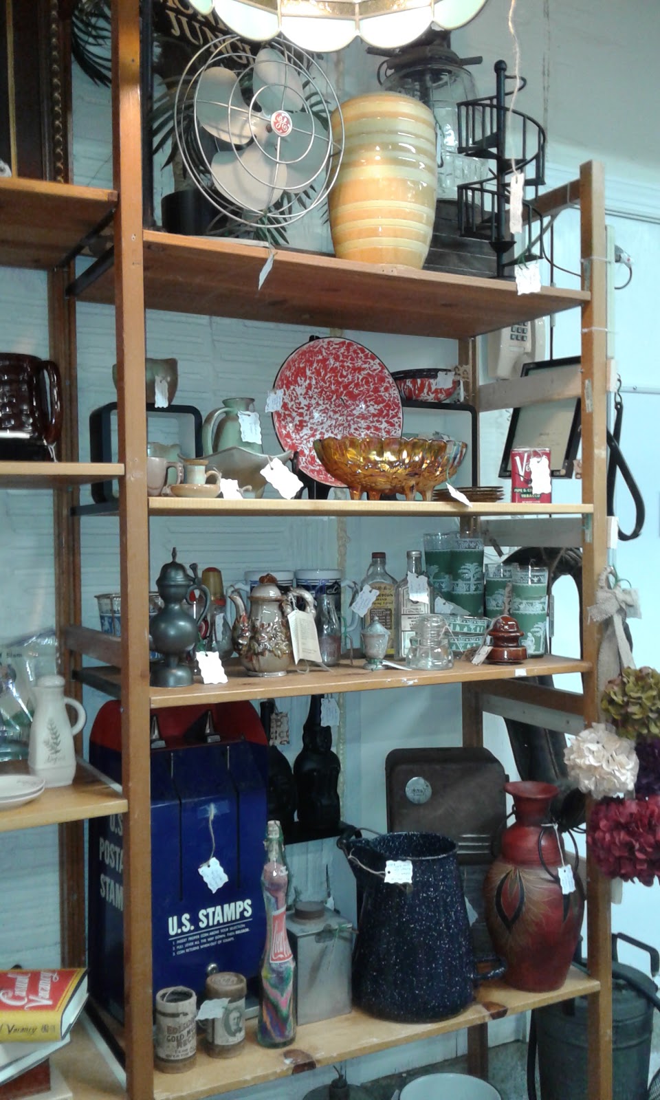 Red Barn Antique & Art Emporium | 12125 Old Shelbyville Rd, Louisville, KY 40243, USA | Phone: (502) 245-8330