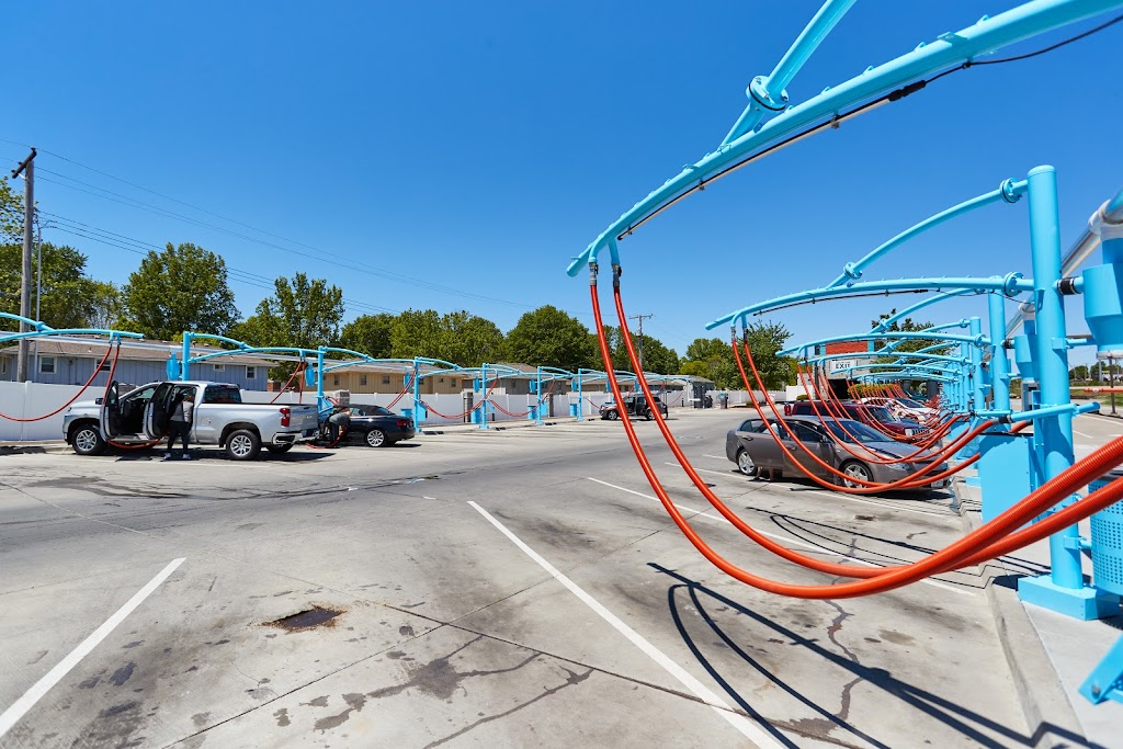 GO Car Wash | 890 NE Mulberry St, Lees Summit, MO 64086, USA | Phone: (816) 892-0242