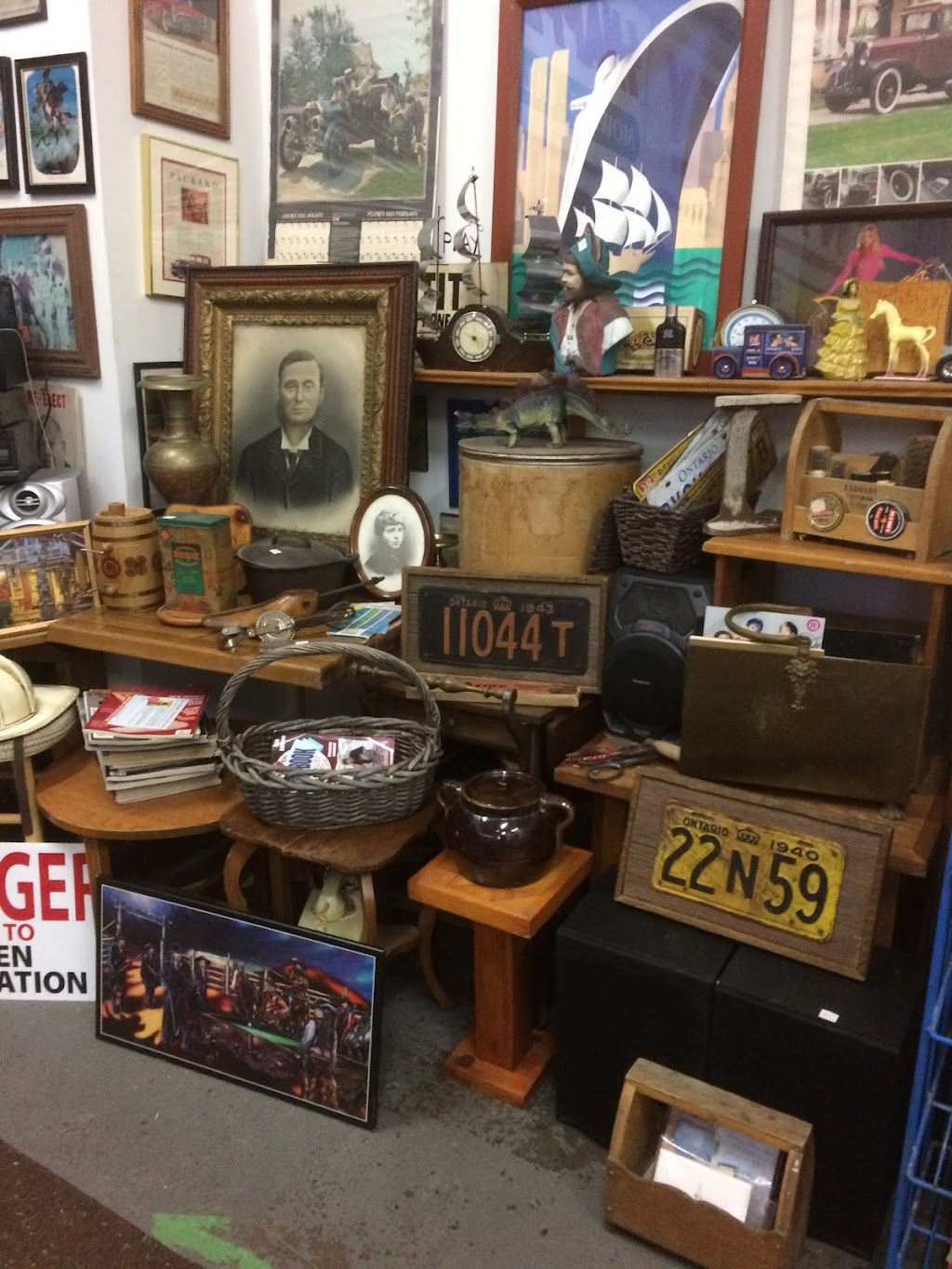 Bobs Boys Antiques and collectibles. | 302 Canboro Rd, Ridgeville, ON L0S 1M0, Canada | Phone: (905) 736-0051