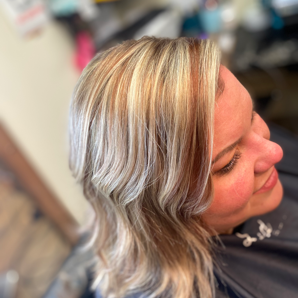 Rae of Color Salon | 1004 5th Ave, Ford City, PA 16226, USA | Phone: (724) 763-3886