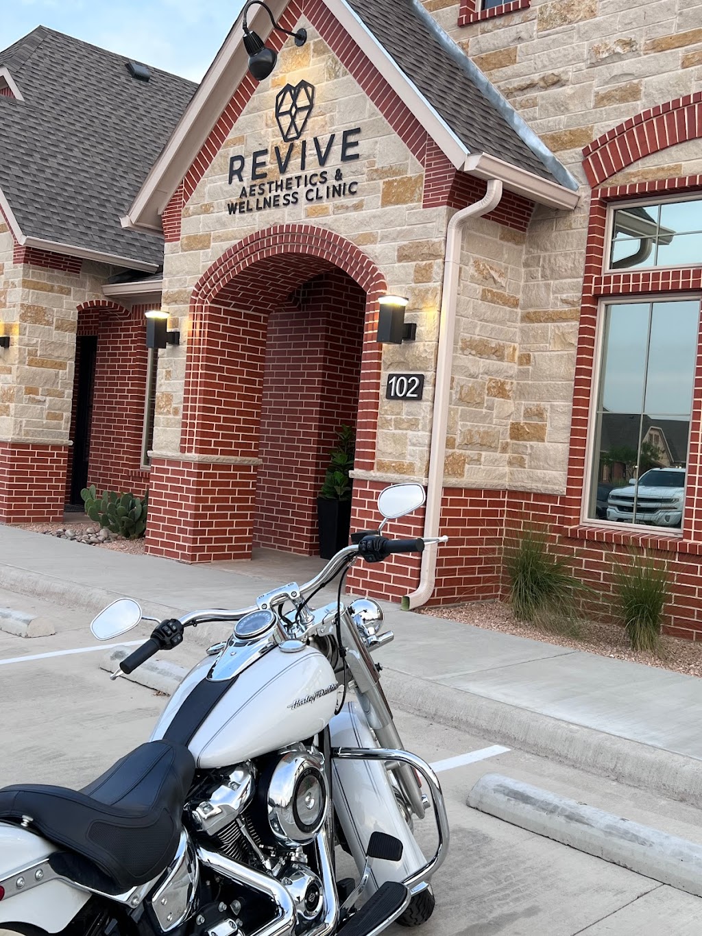 Revive Aesthetics & Wellness Clinic | 1002 Legacy Ranch Rd Suite 102, Waxahachie, TX 75165, USA | Phone: (469) 795-8100