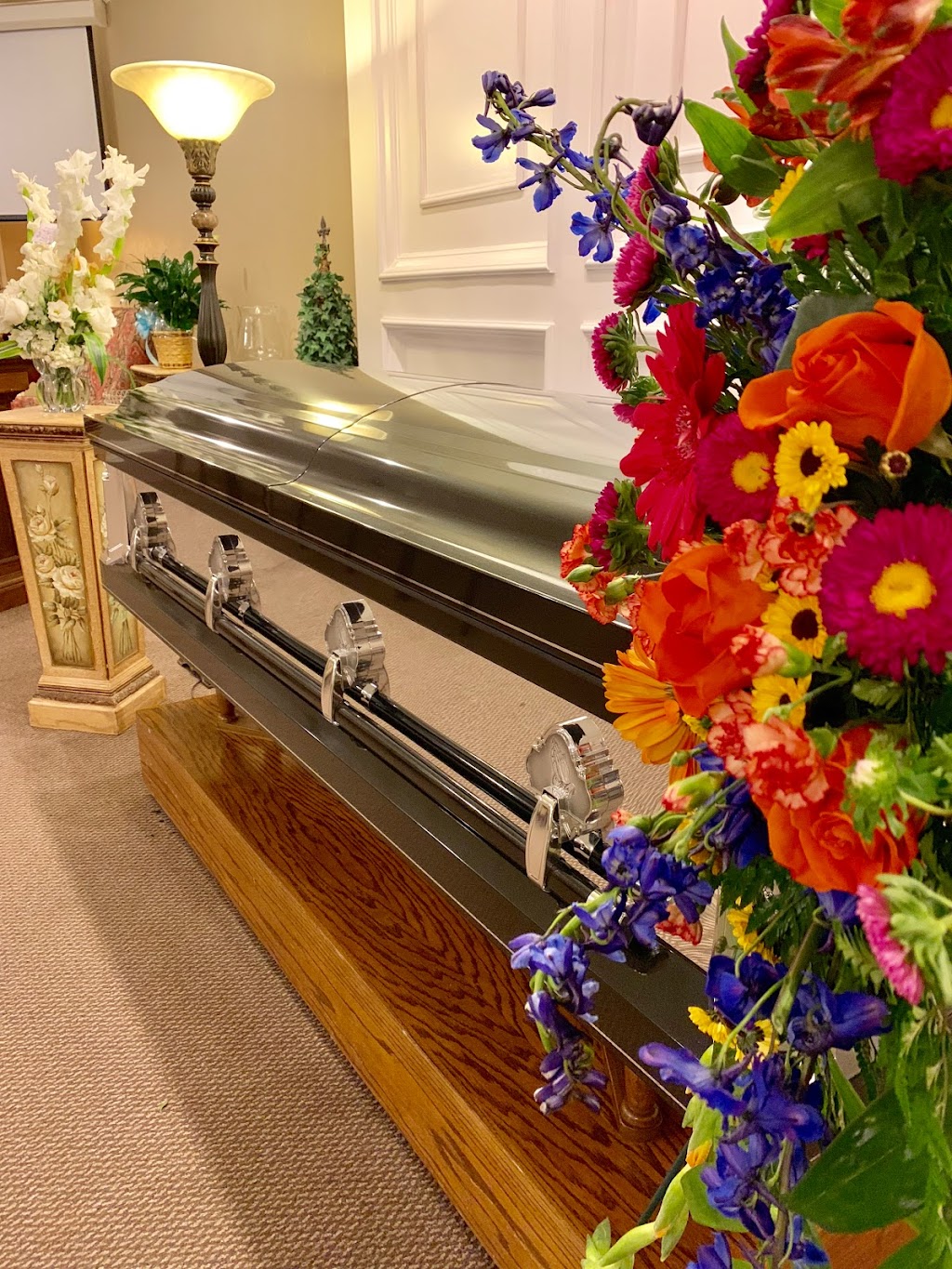 John M Ireland & Son Funeral Home & Chapel | 120 S Broadway Ave, Moore, OK 73160, USA | Phone: (405) 799-1200