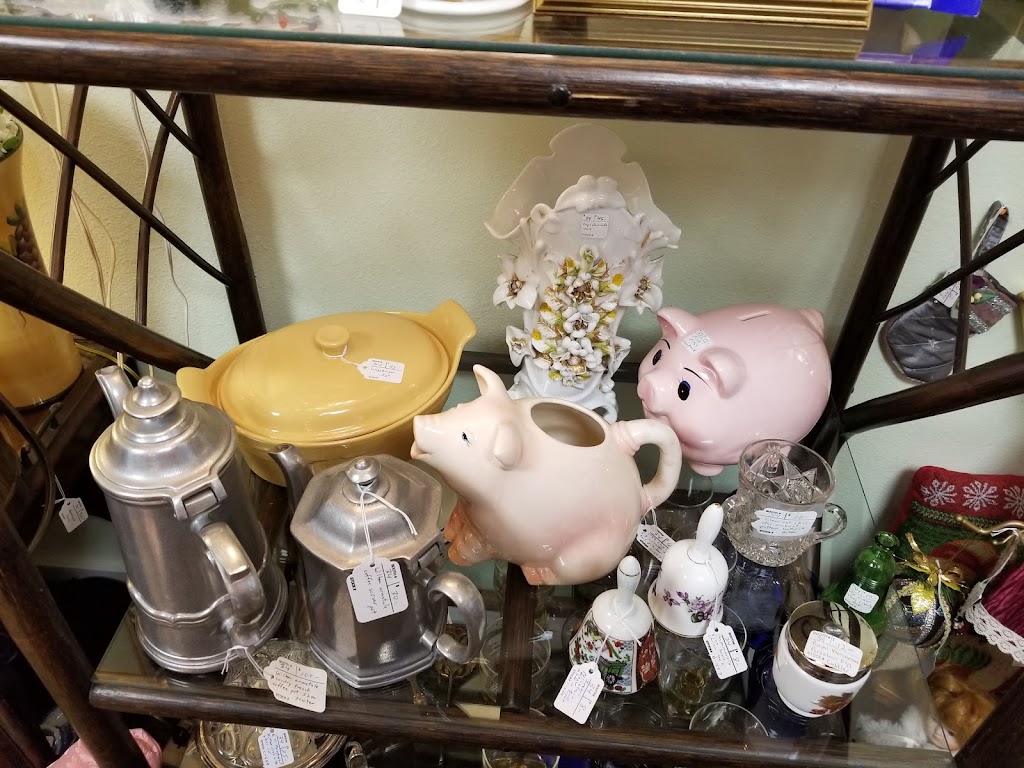 Emilines Antiques & Collectibles | 1415 10th St W, Palmetto, FL 34221, USA | Phone: (941) 729-5282