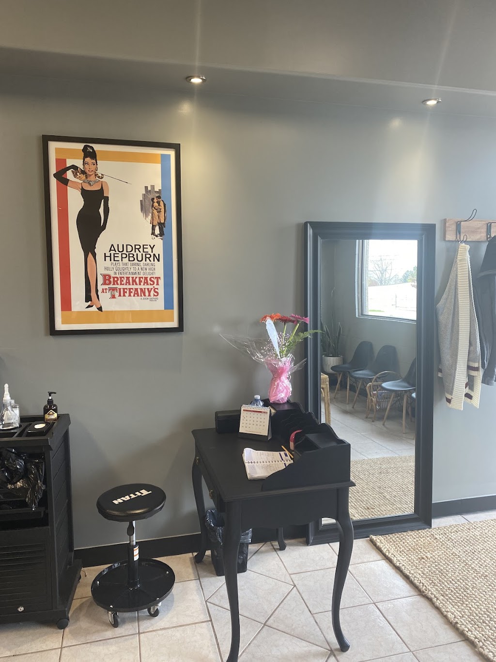 Salon Novo | 2595 Jefferson Blvd unit 4, Windsor, ON N8T 2W5, Canada | Phone: (519) 965-3276