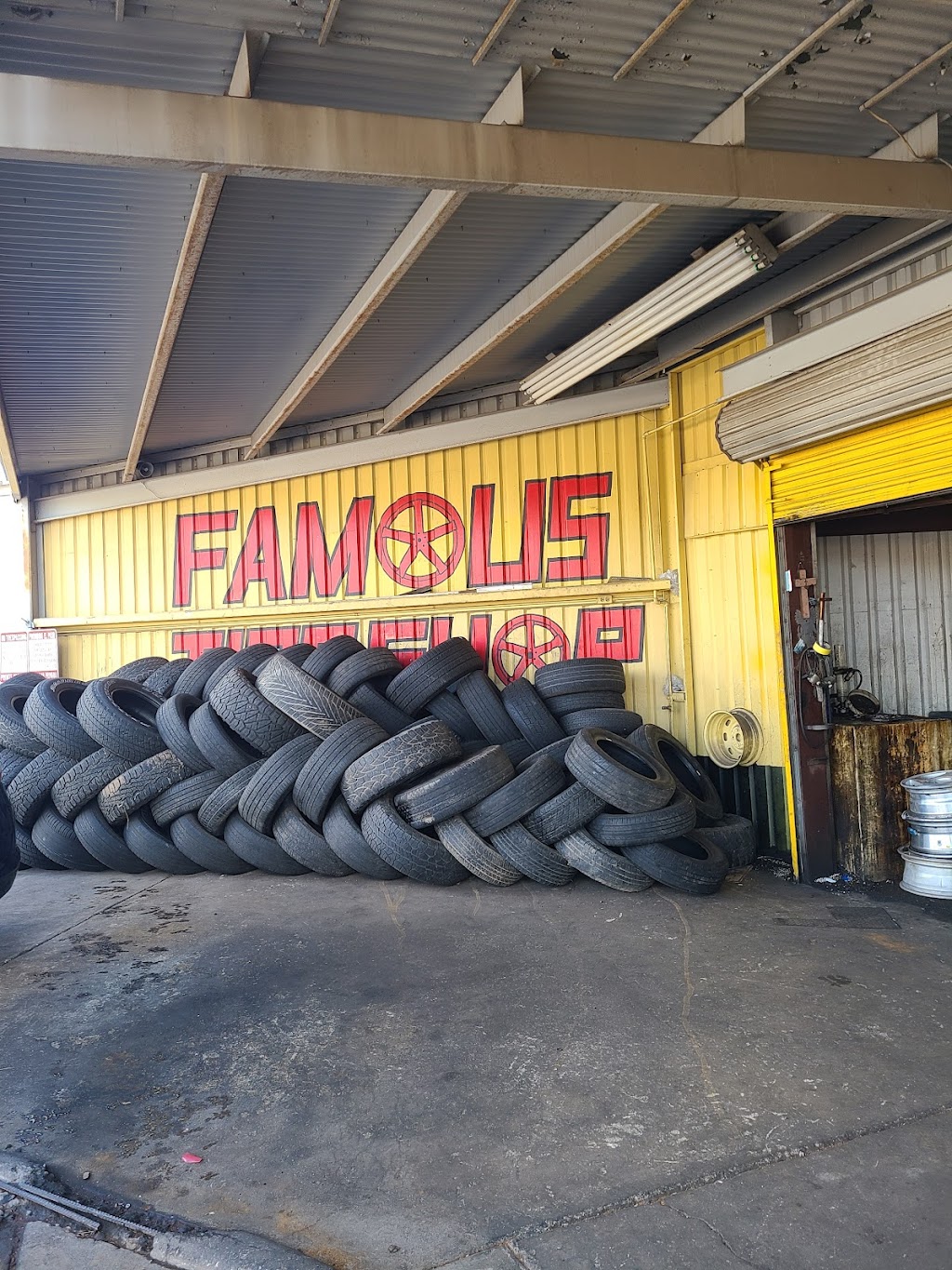 Old Famous Wheels and Tires | 10001 N Cave Creek Rd, Phoenix, AZ 85020 | Phone: (602) 718-8389