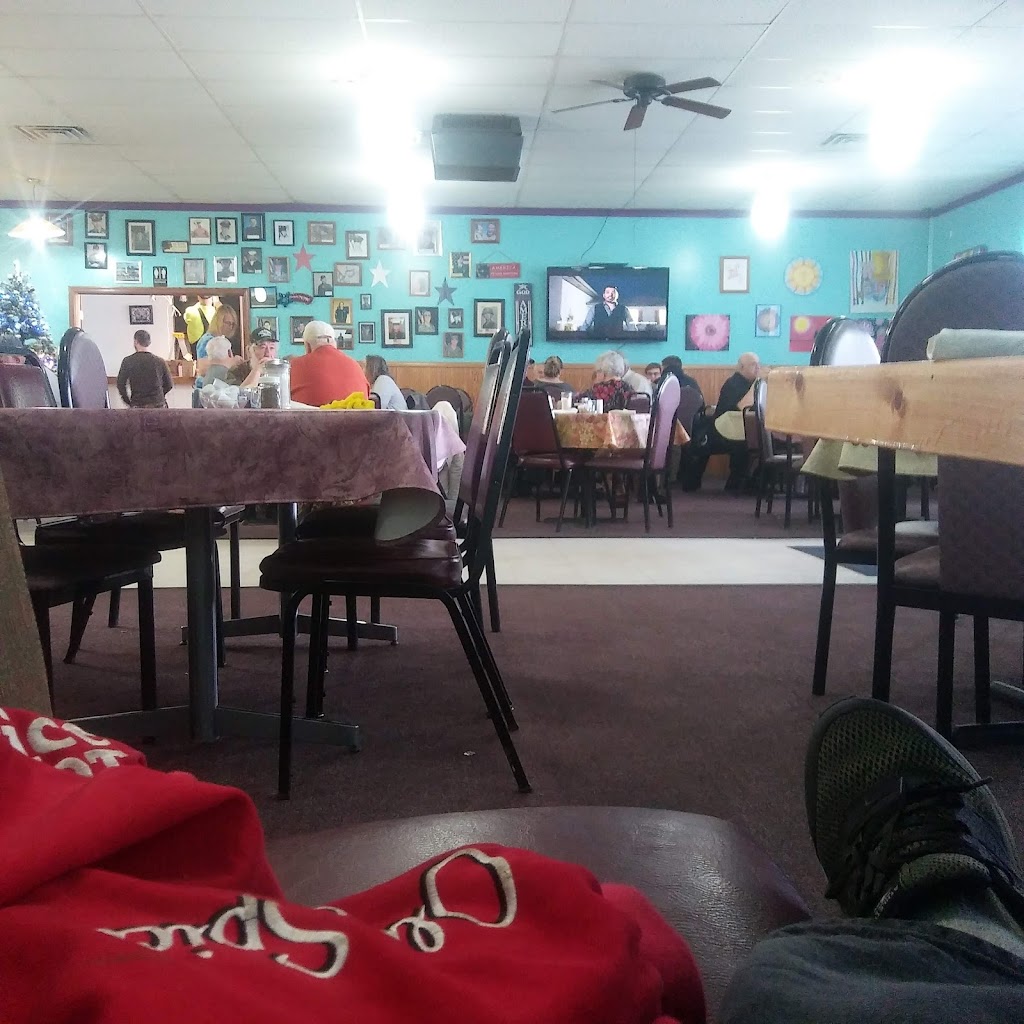 Carlinville Plaza Shopping Center | 5 Carlinville Plaza, Carlinville, IL 62626, USA | Phone: (217) 854-3029