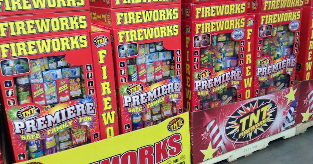 TNT Fireworks Supercenter - Waxahachie | 6900 N Interstate Hwy 35 E, Waxahachie, TX 75165, USA | Phone: (972) 576-4879