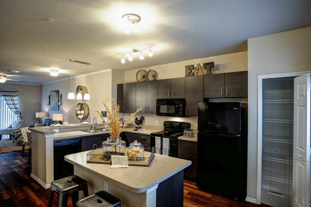 Century Lakehouse | 3003 S Frontage Rd, Plant City, FL 33566, USA | Phone: (813) 365-3974