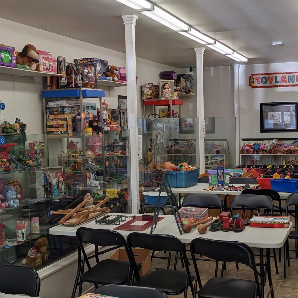 The Hamilton Toy Museum | 1231 Main St E, Hamilton, ON L8K 1A5, Canada | Phone: (289) 489-8222