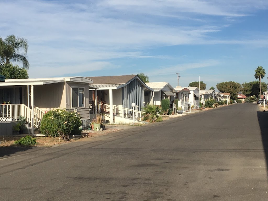 London Spires Mobile Home Community | 725 W Thornton Ave, Hemet, CA 92543, USA | Phone: (951) 658-1818