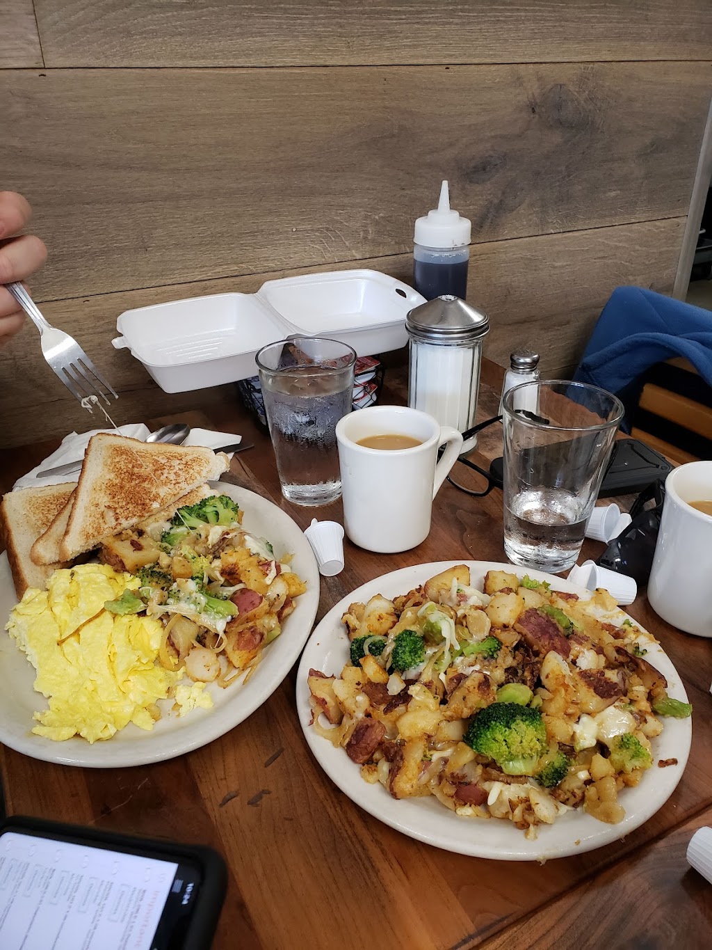 Emma Lisa’s Breakfast & Lunch | 258 Willard St #1, Quincy, MA 02169, USA | Phone: (617) 328-3337