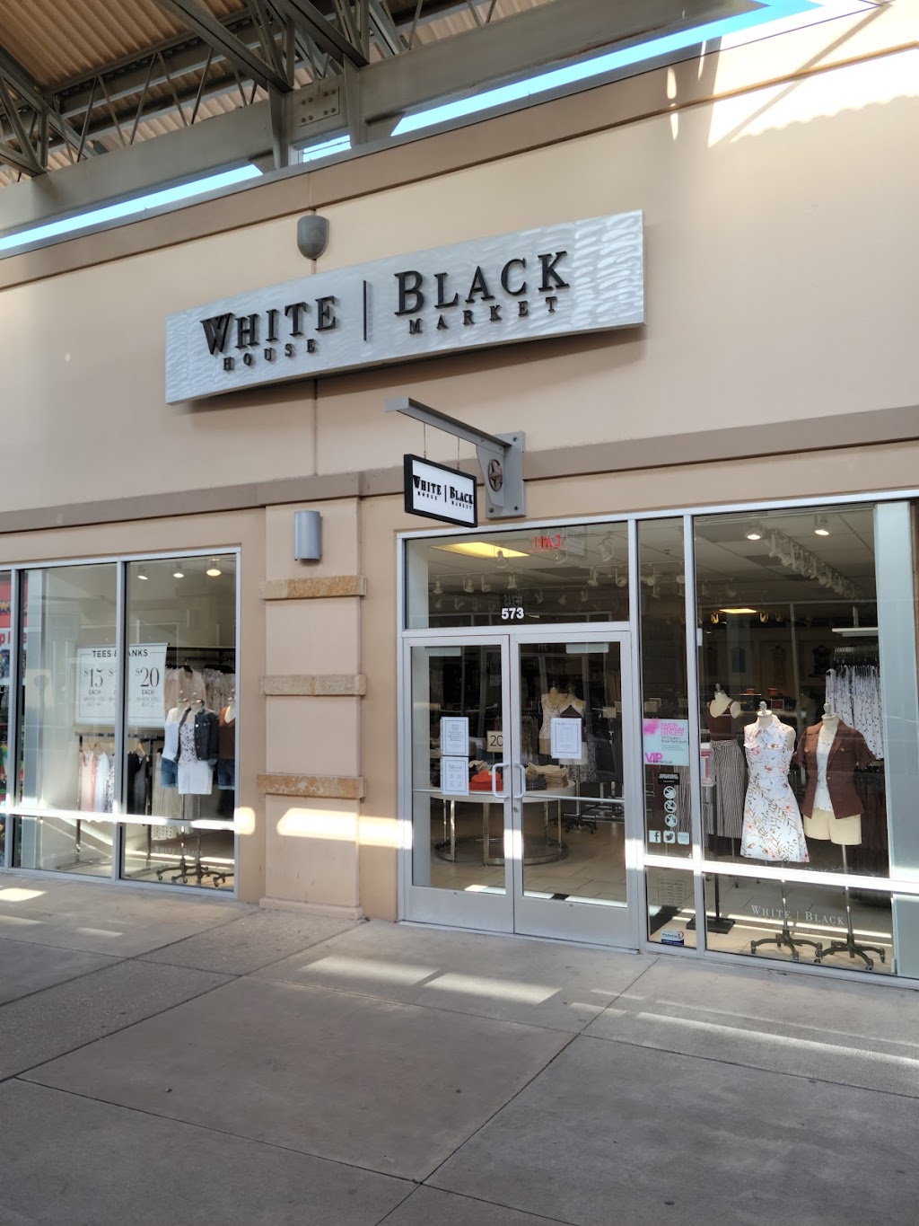 White House Black Market | 4401 N Interstate Hwy 35 Suite 573, Round Rock, TX 78664, USA | Phone: (512) 868-0531