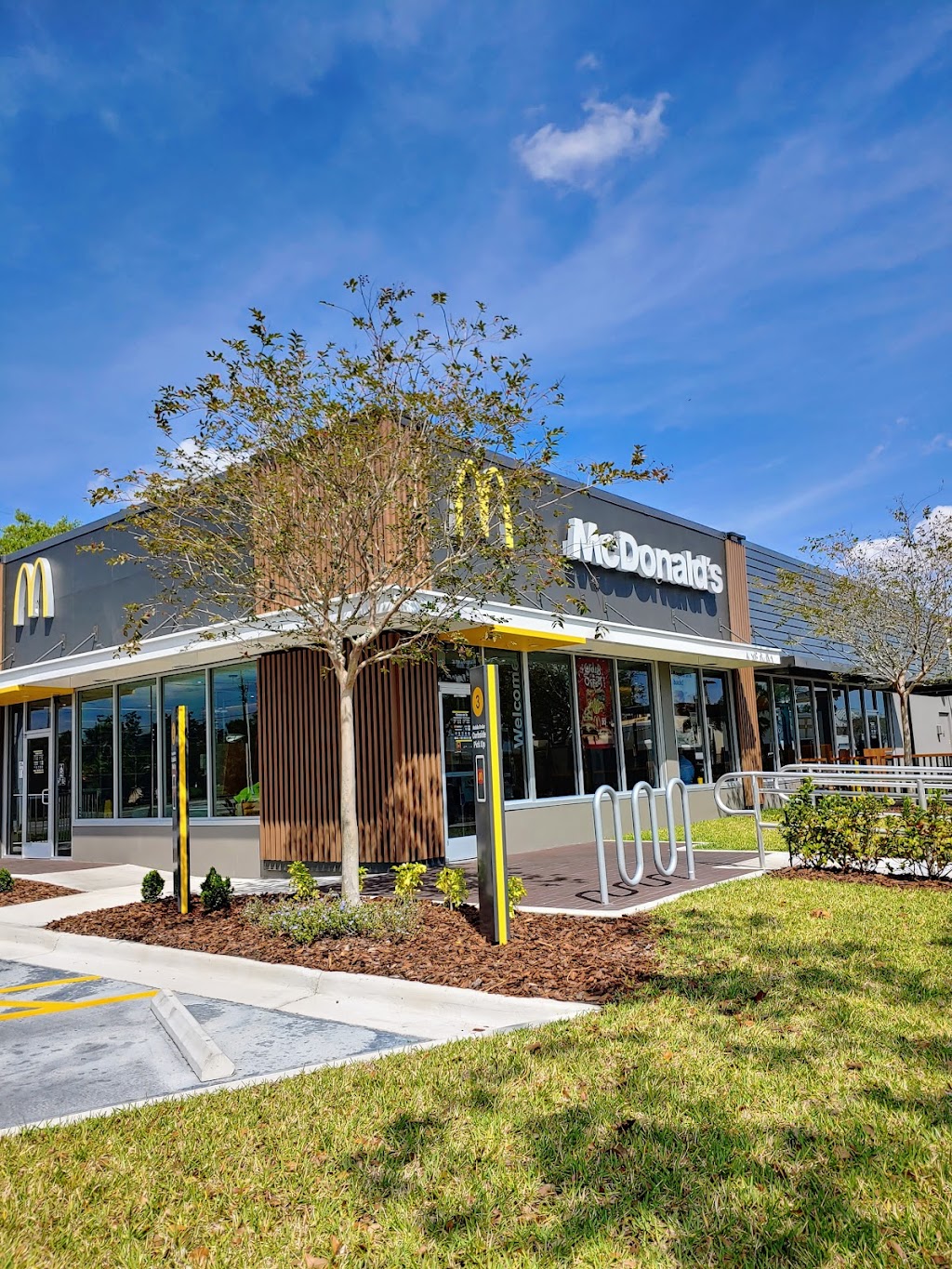 McDonalds | 8175 S John Young Pkwy, Orlando, FL 32819, USA | Phone: (407) 218-4199