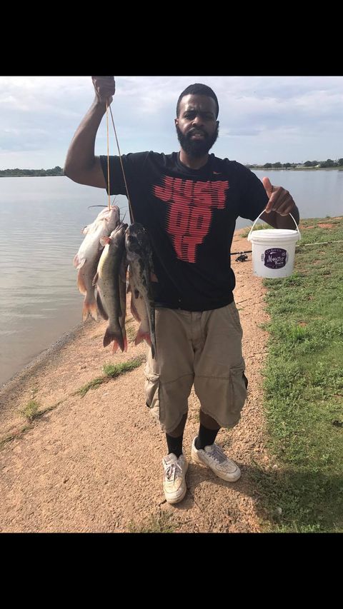 C Js Bait Company | 8197 NE 23rd St, Oklahoma City, OK 73141, USA | Phone: (405) 424-3110