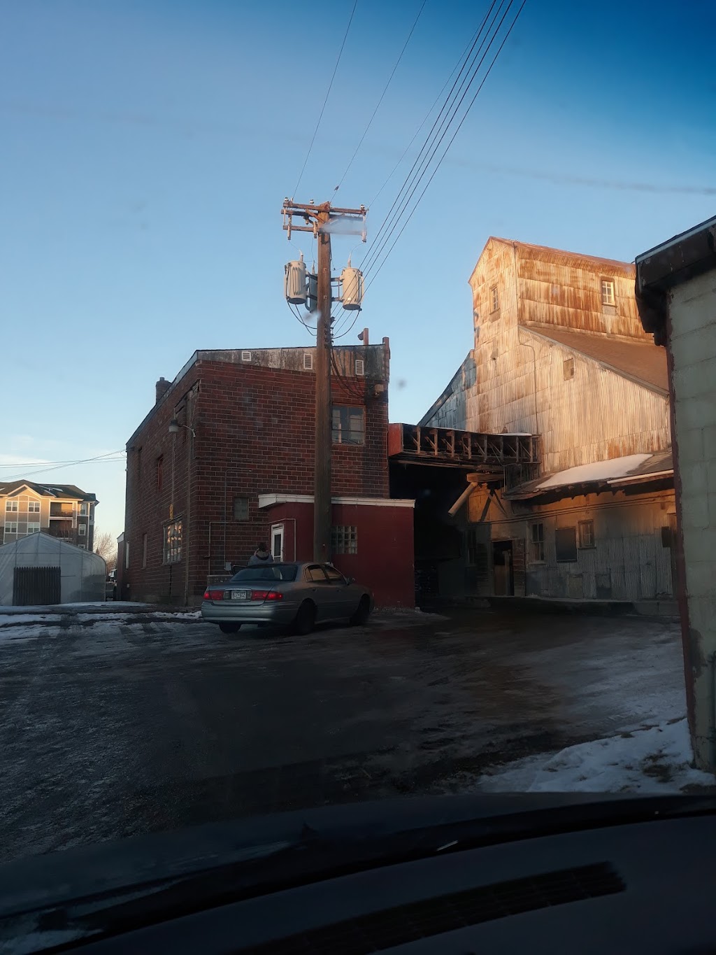 Spikes & Houles Feed, Seed, & Pet Supply | 55 2nd St SW, Forest Lake, MN 55025, USA | Phone: (651) 464-3326