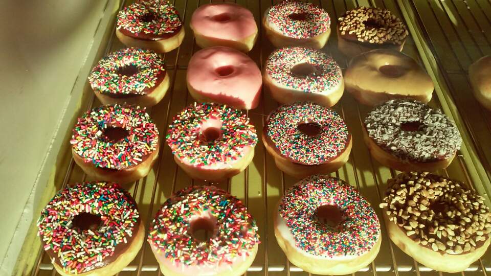 5 A.M. Donuts | 6101 Denton Hwy, Haltom City, TX 76148, USA | Phone: (817) 353-5065