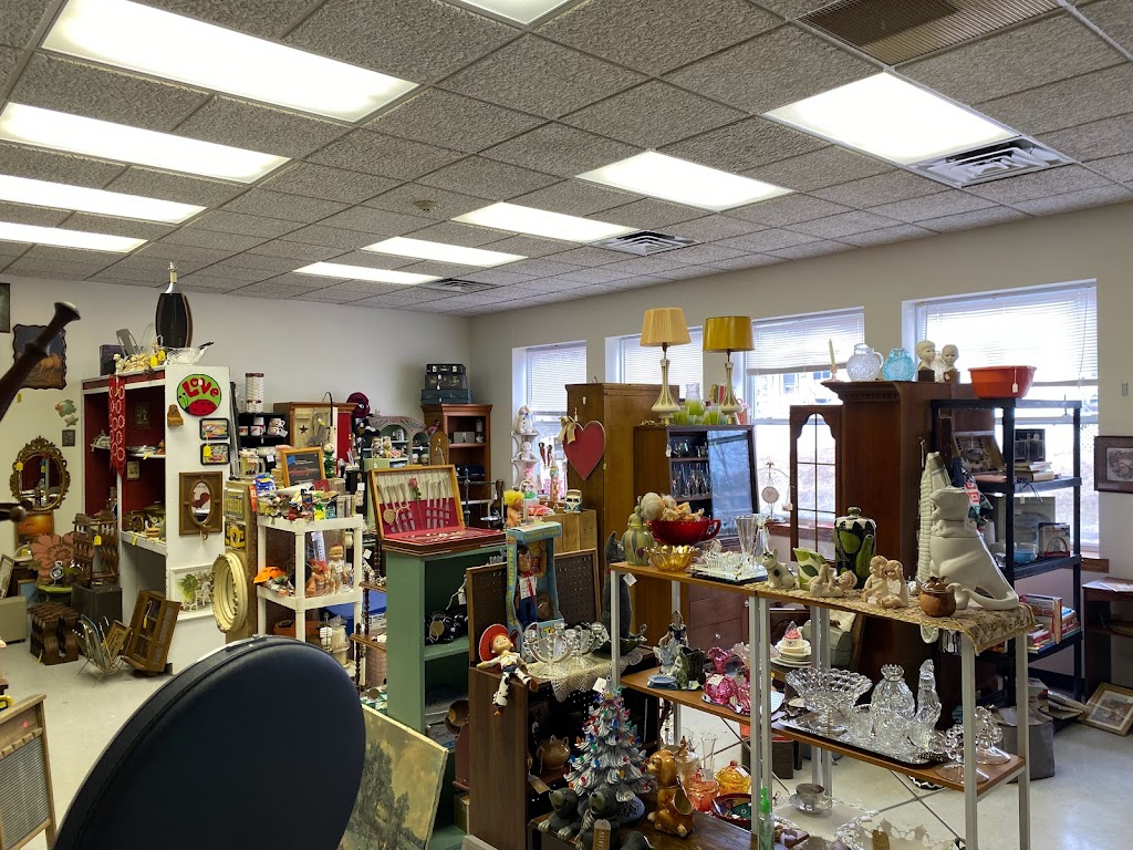 Schoolhouse Rocks Antiques LLC | 1069 Sun Valley Rd, Irwin, PA 15642, USA | Phone: (412) 742-2754