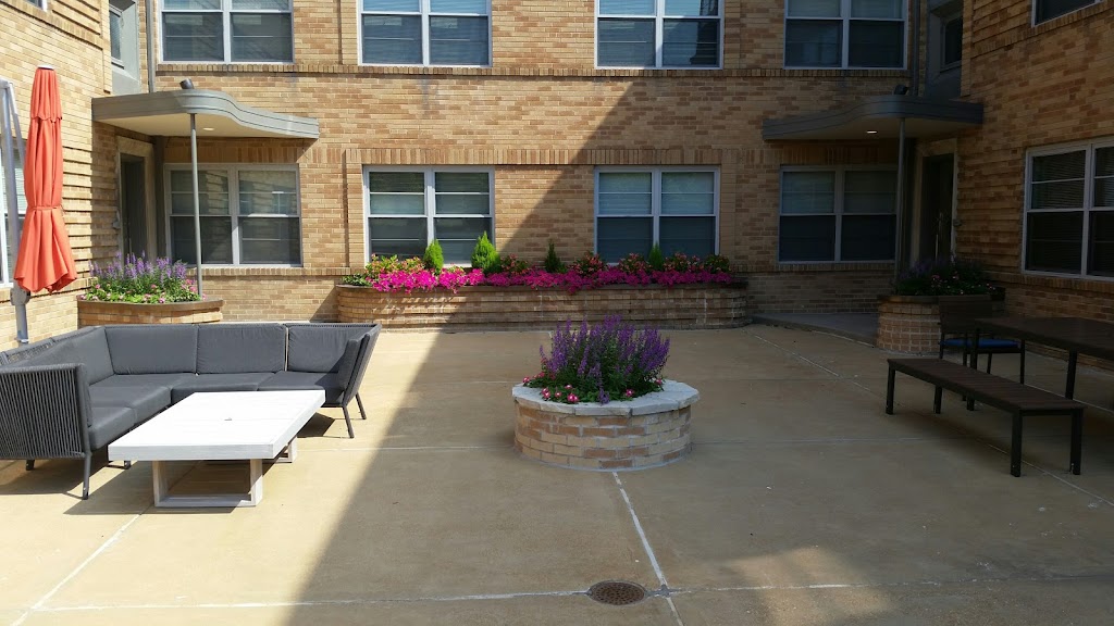 Clayton Place Apartments | 7567 Clayton Rd, St. Louis, MO 63117, USA | Phone: (314) 220-5346