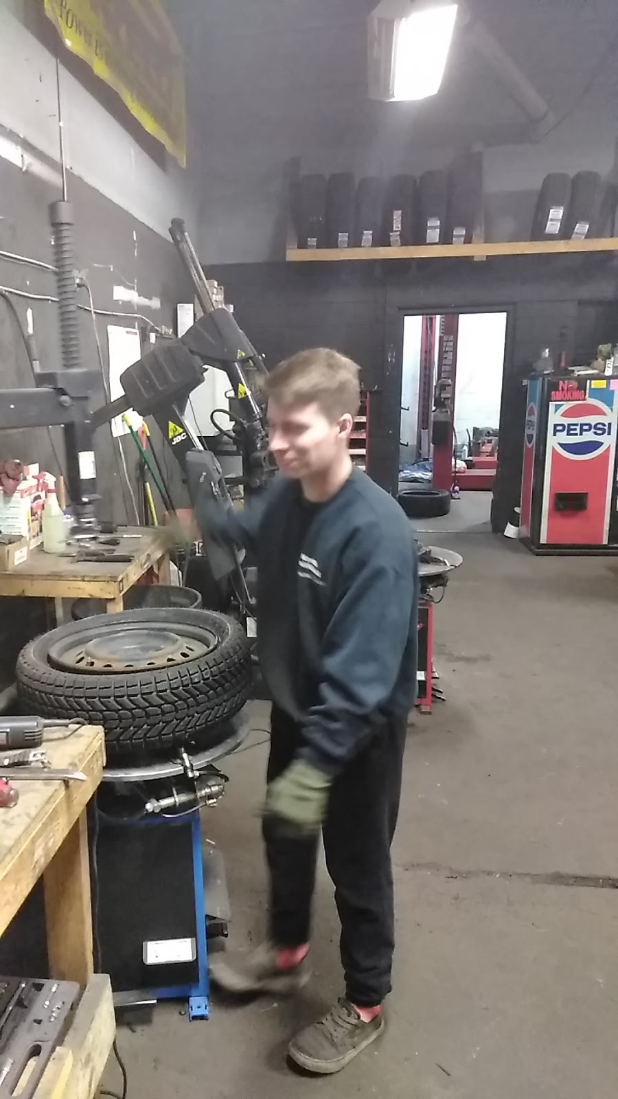 Buffalo Wholesale Tire | 574 Sheridan Dr, Tonawanda, NY 14150, USA | Phone: (716) 605-2653