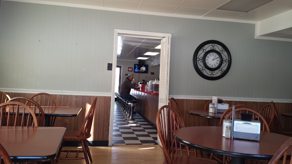 Airport Drive-In Restaurant | 910 Ayersville Rd, Madison, NC 27025, USA | Phone: (336) 548-2605