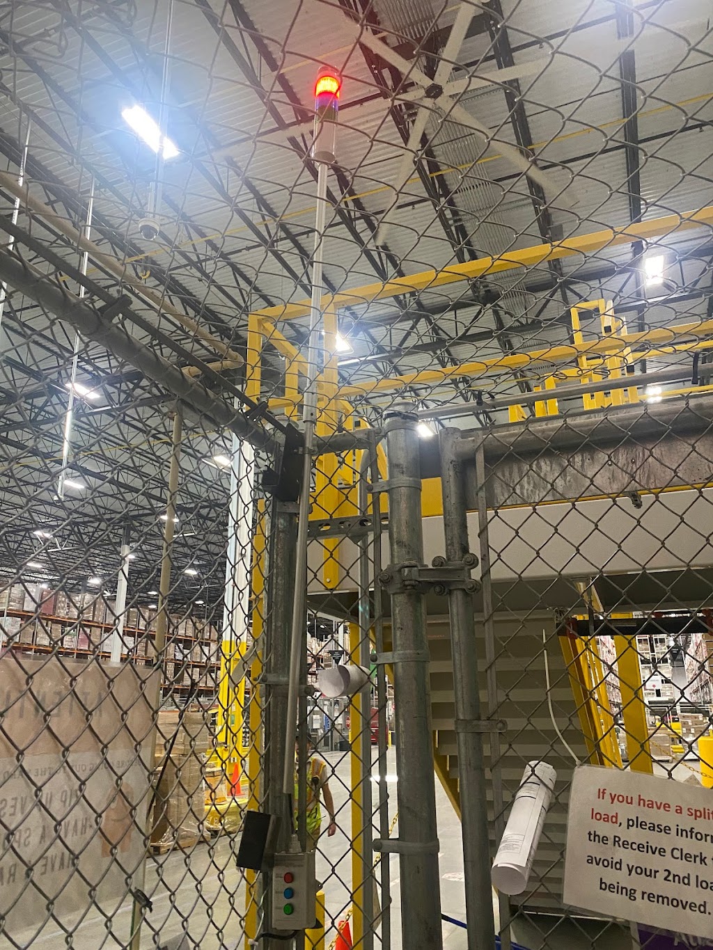 Amazon Fulfillment Center (DET2) | 50500 Mound Rd, Shelby Township, MI 48317, USA | Phone: (855) 898-0093