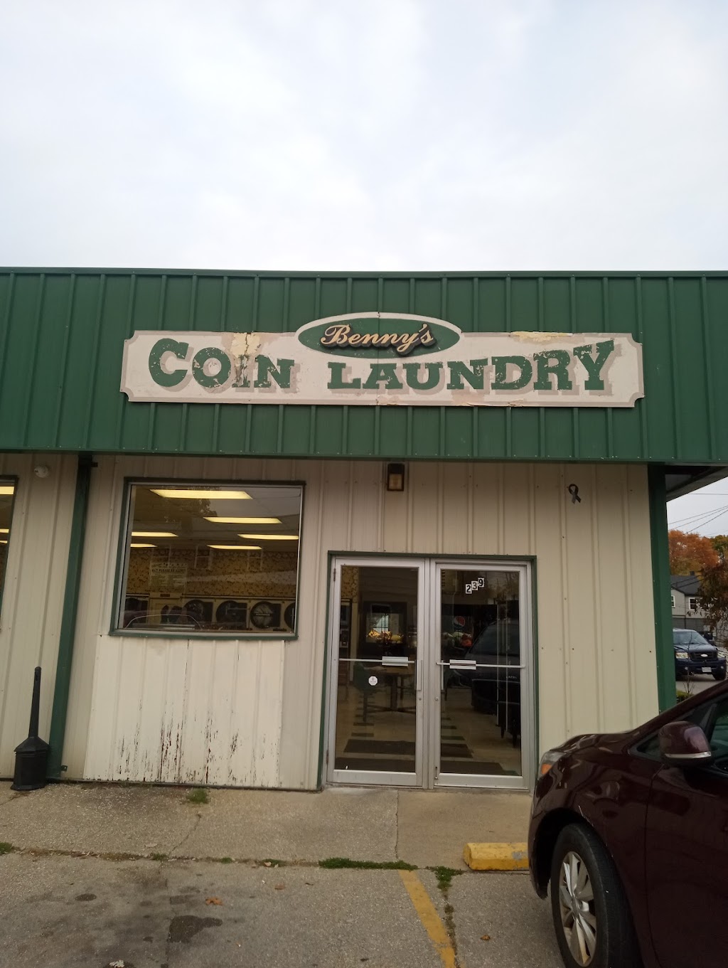Bennys Coin Laundry | 239 E Main St, Geneva, OH 44041, USA | Phone: (440) 850-1844