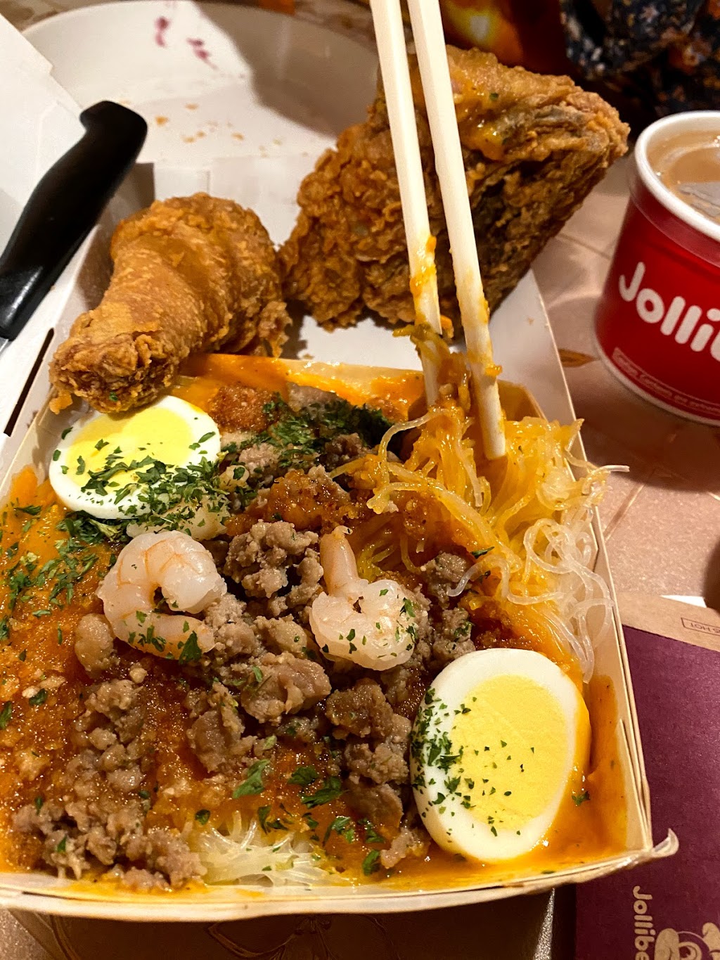 Jollibee | 760 US-1, Edison, NJ 08817, USA | Phone: (732) 902-0928