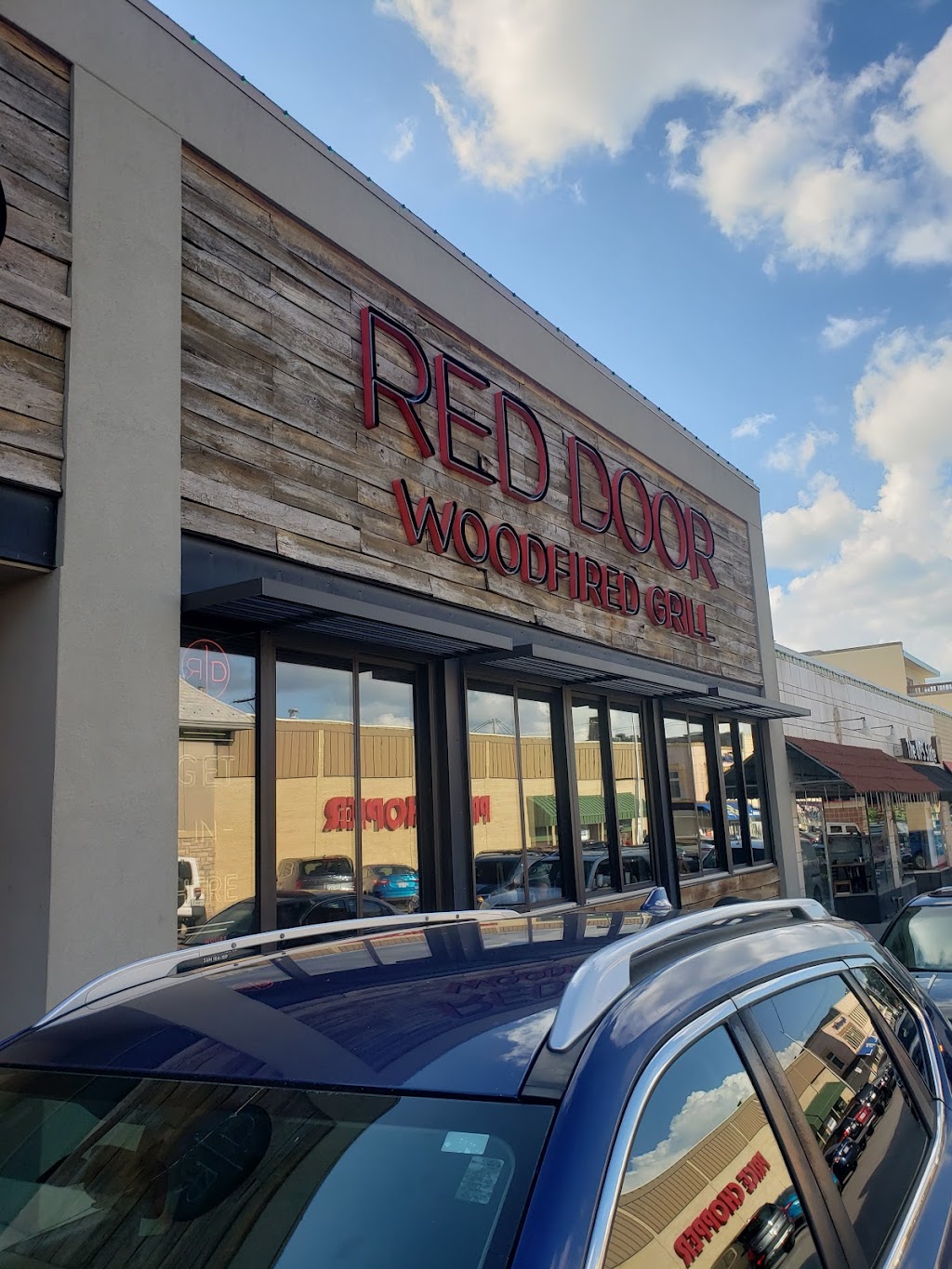 Red Door Woodfired Grill | 6324 Brookside Plaza, Kansas City, MO 64113, USA | Phone: (816) 621-3424