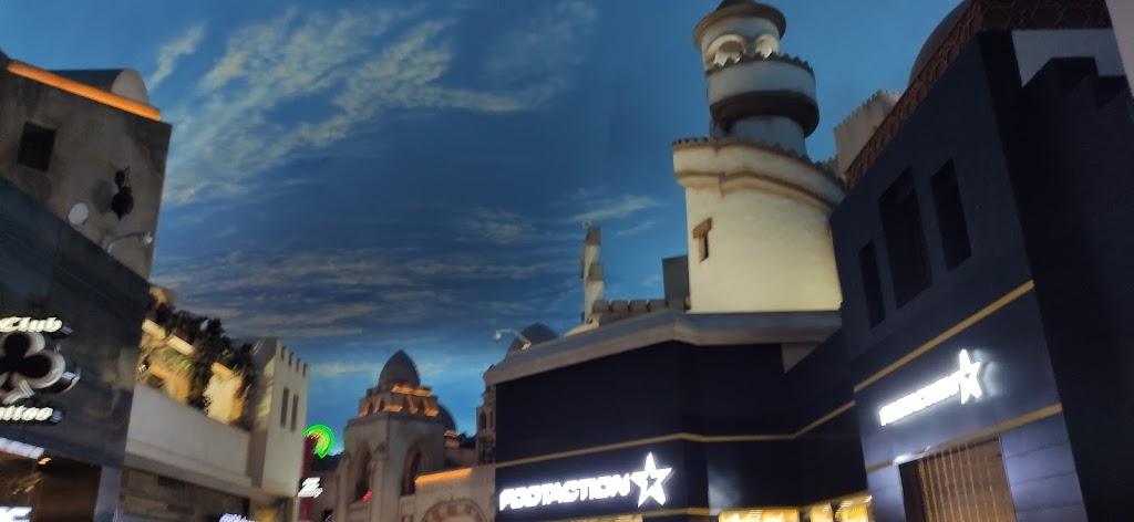 Footaction | 3663 S Las Vegas Blvd Ste 390, Las Vegas, NV 89109, USA | Phone: (702) 734-0295