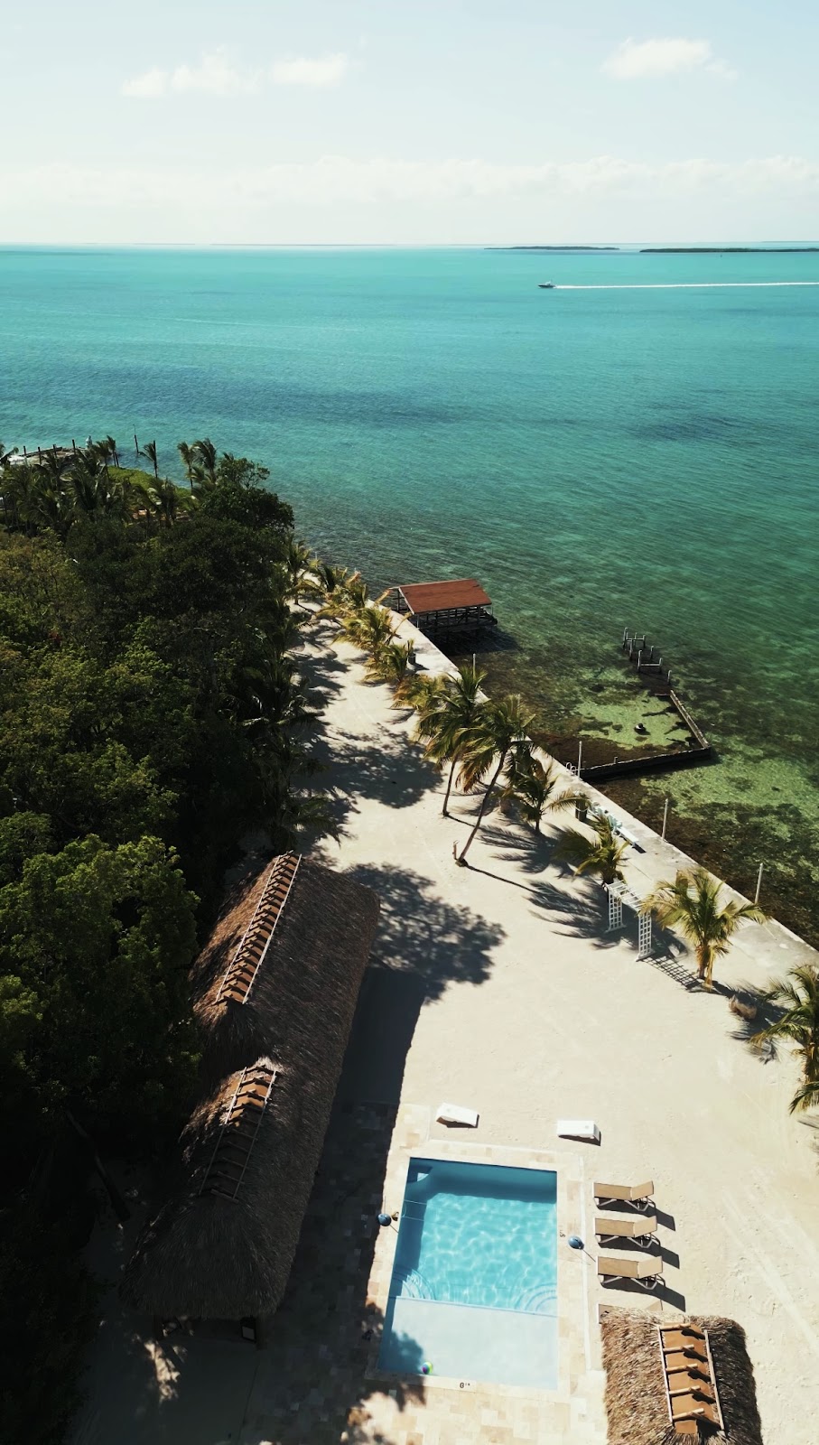 West Beach Vacation Home | 95550 Overseas Hwy, Key Largo, FL 33037, USA | Phone: (305) 432-3151