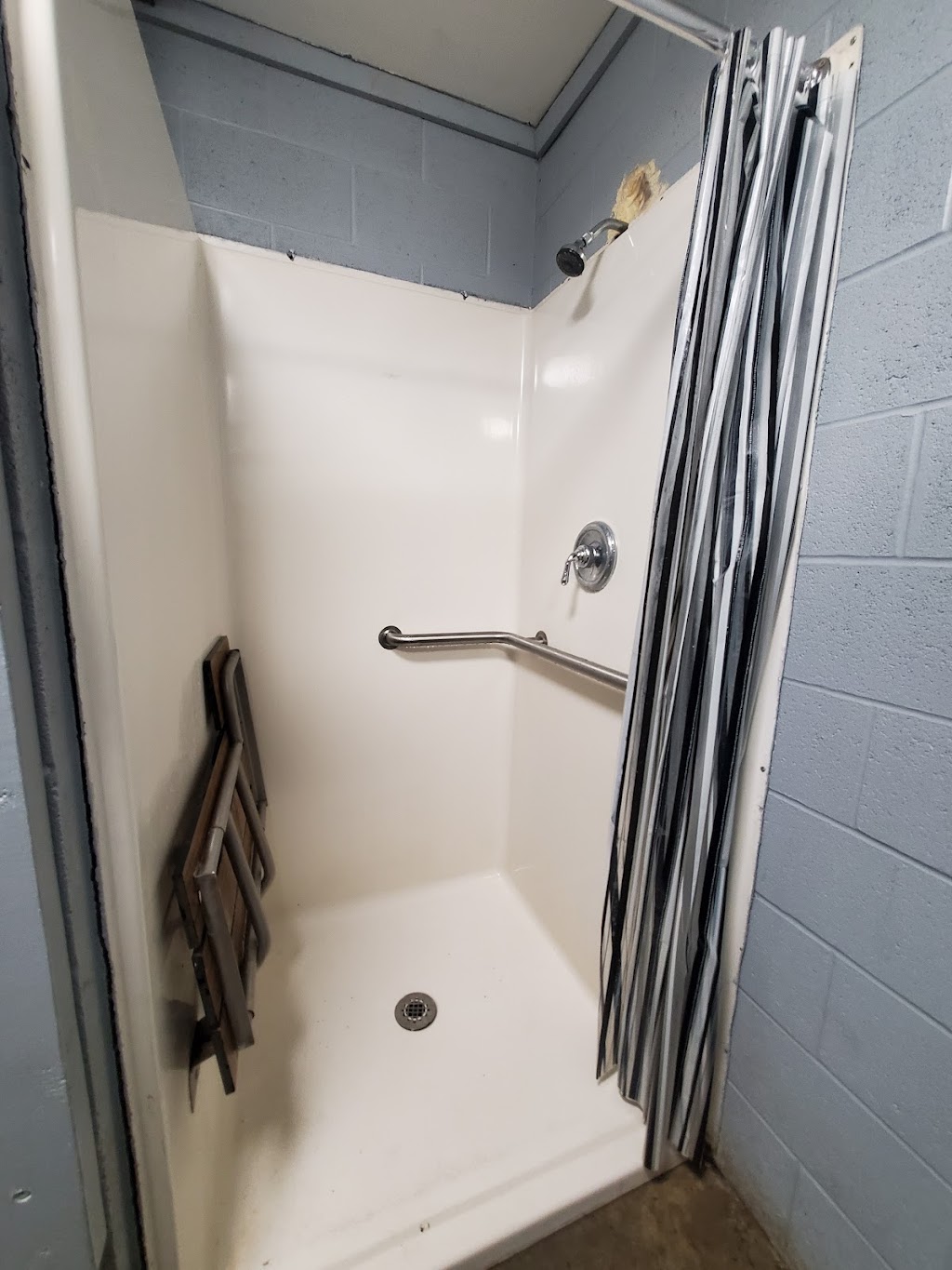 Royal Motel & Campgrounds | 3333 Niagara Falls Blvd, North Tonawanda, NY 14120, USA | Phone: (716) 693-5695 Royal Motel & Campgrounds | 3333 Niagara Falls Blvd, North Tonawanda, NY 14120, USA | Phone: (716) 693-5695