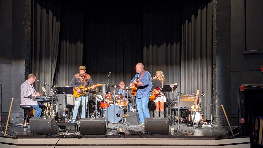 Earle Theatre | 142 N Main St, Mt Airy, NC 27030, USA | Phone: (336) 786-2222