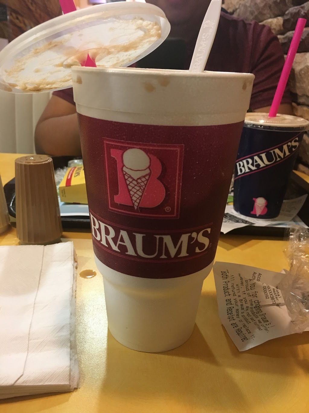 Braums Ice Cream & Burger Restaurant | 2210 W Park Row Dr, Pantego, TX 76013, USA | Phone: (817) 299-9383