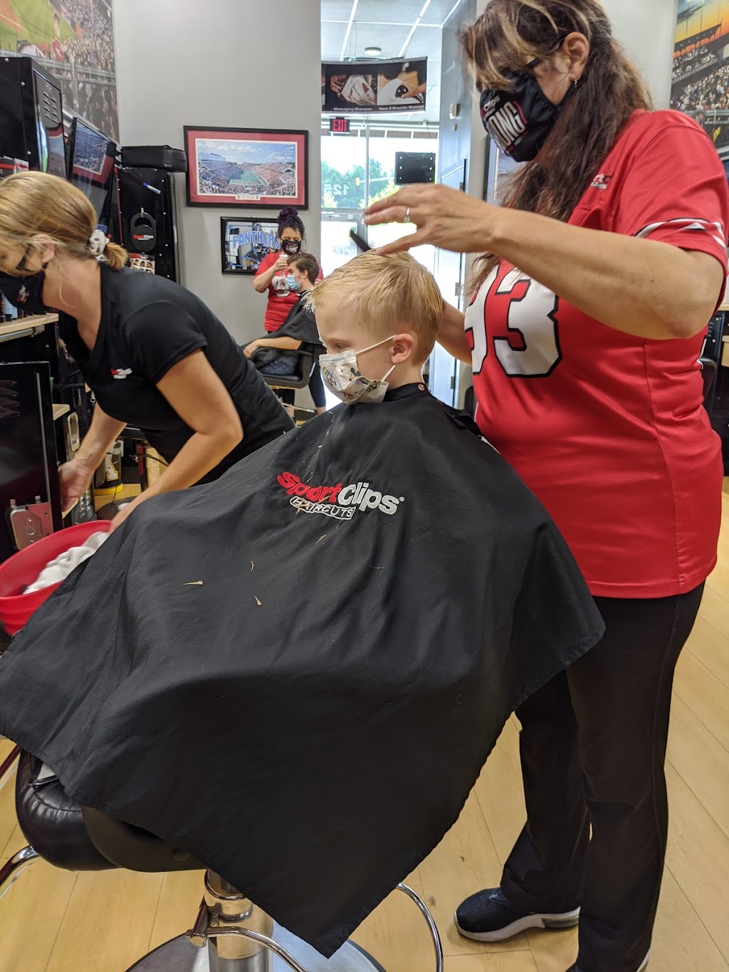 Sport Clips Haircuts of Holly Springs | 125 Grand Hill Pl, Holly Springs, NC 27540, USA | Phone: (919) 567-7420