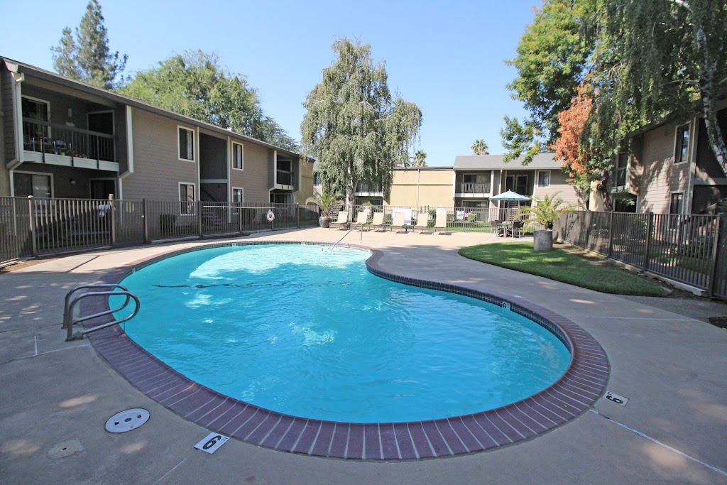 Rivercrest Apartments | 7928 La Riviera Dr, Sacramento, CA 95826, USA | Phone: (916) 381-3083