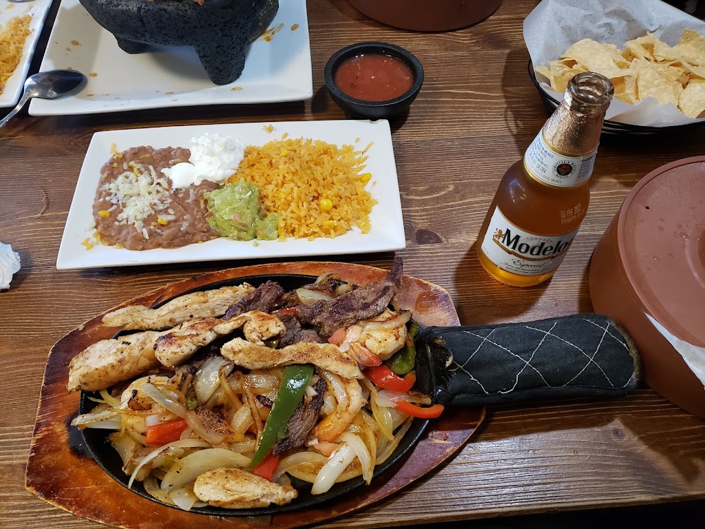 Rubens Mariscos and Mexican Grill | 20779 Bear Valley Rd, Apple Valley, CA 92308, USA | Phone: (760) 240-4111