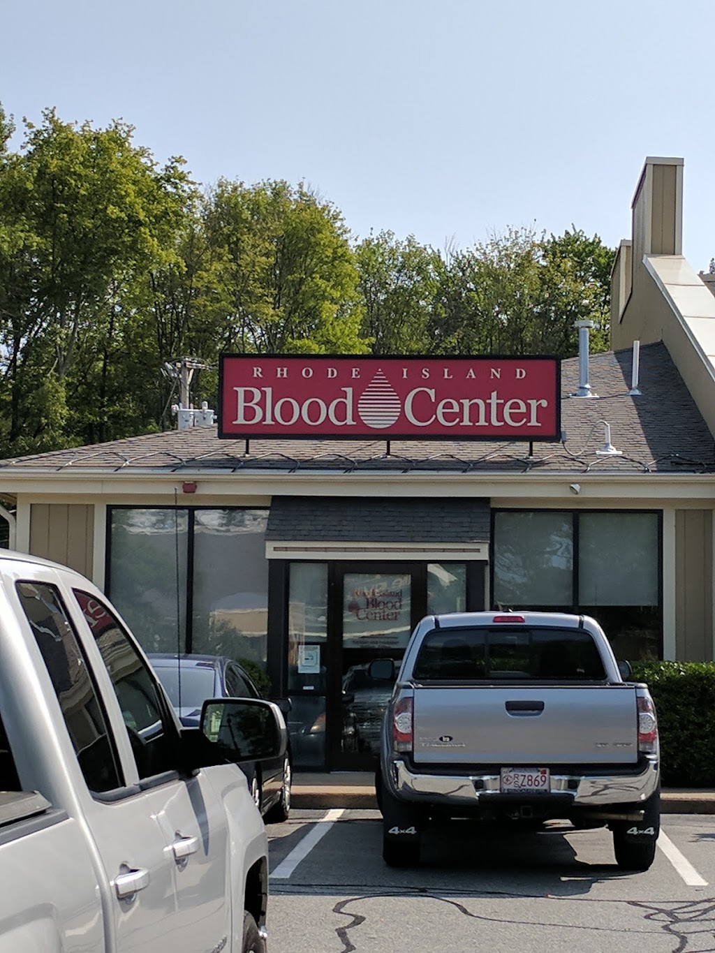 Rhode Island Blood Center | Pavilion Plaza, 2168 Diamond Hill Rd, Woonsocket, RI 02895, USA | Phone: (401) 453-8383