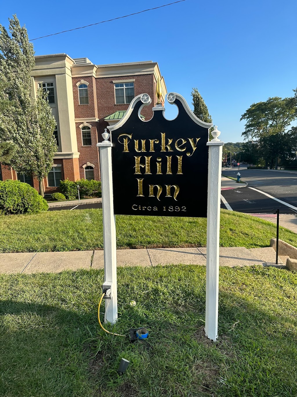 Turkey Hill Inn | 73 Beechwood Rd, Summit, NJ 07901, USA | Phone: (908) 522-9699