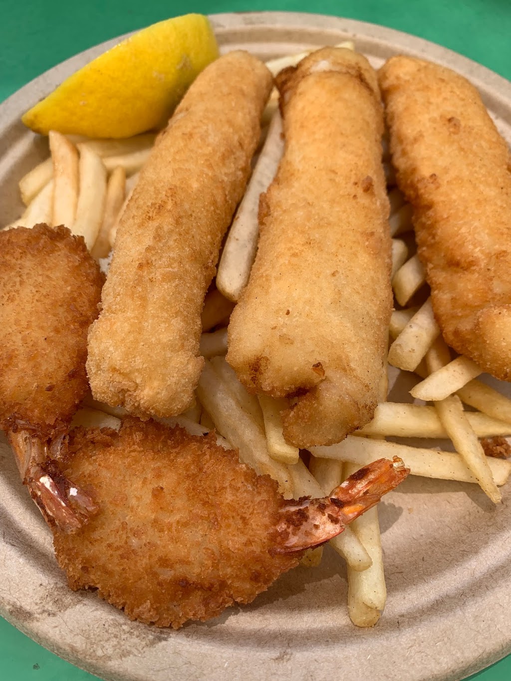 Earl and Rosies Seafood Place | Green Pleasure Pier, Avalon, CA 90704, USA | Phone: (310) 510-0197