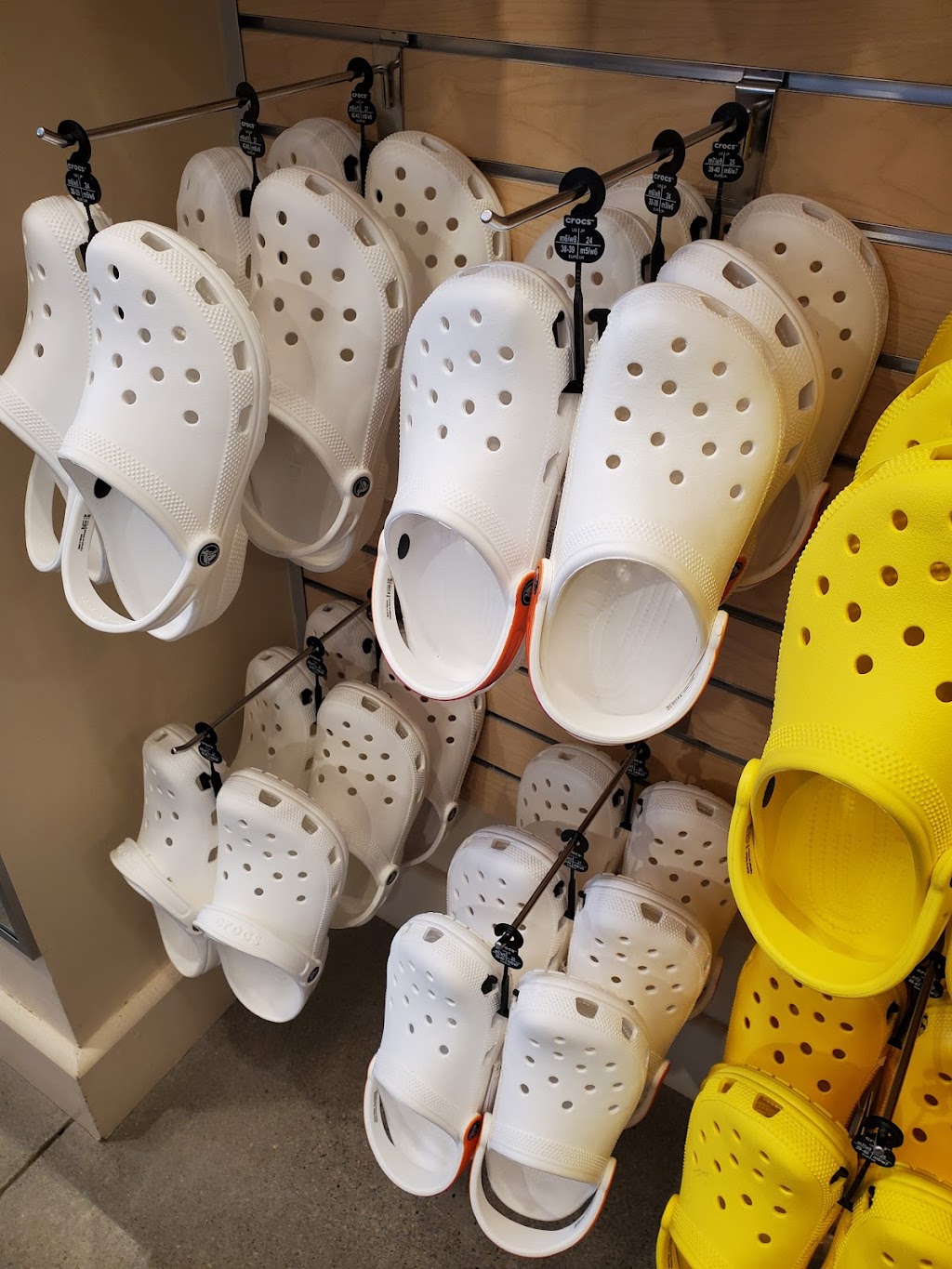 Crocs at Niagara Outlets Canada | 300 Taylor Rd #451, Niagara-on-the-Lake, ON L0S 1J0, Canada | Phone: (905) 988-1680